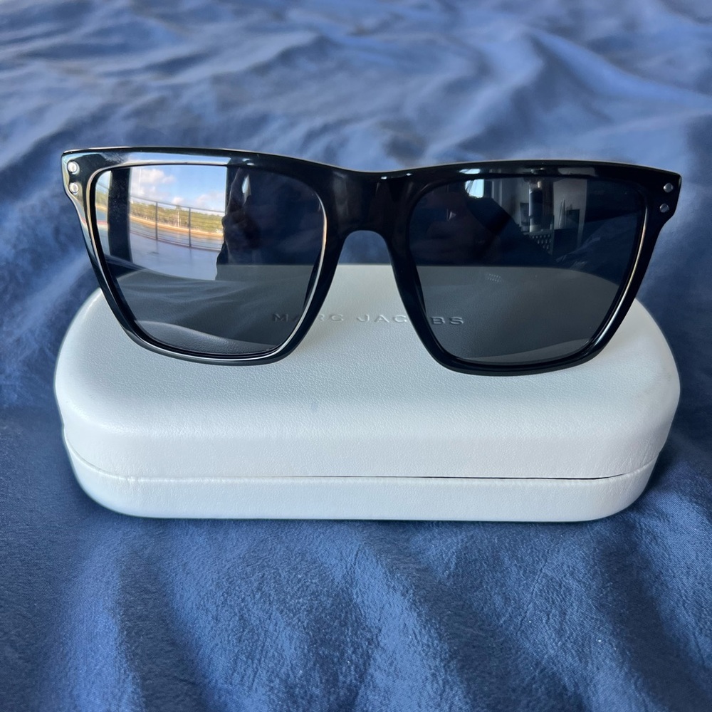 Marc Jacobs black polarized sunglasses square cat eye sun beach pool gradient